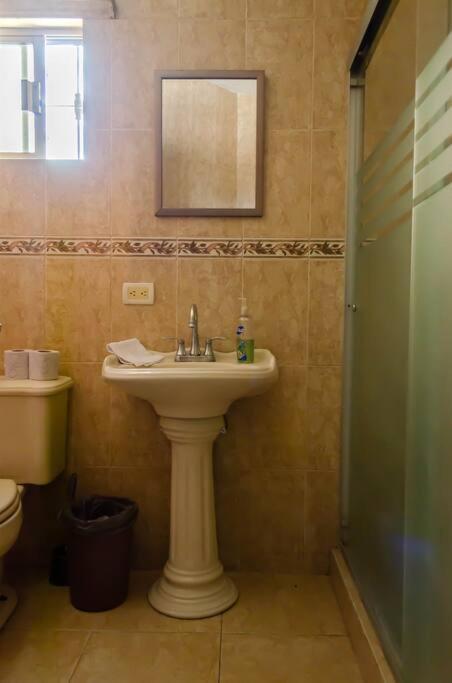 Alojamiento Completo 3 Habitaciones Chihuahua Bagian luar foto